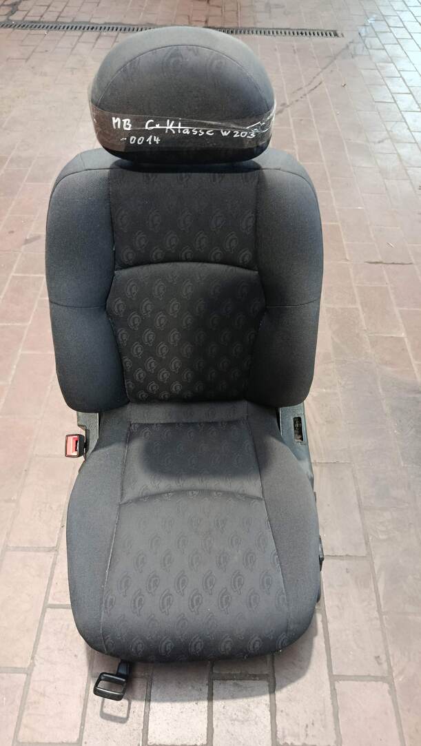 Foto: SITZ VORNE LINKS / FAHRERSITZ eines Mercedes-Benz C 220 CDI