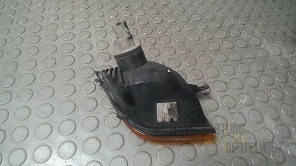 Foto: BLINKER LINKS eines Nissan Micra 1.2