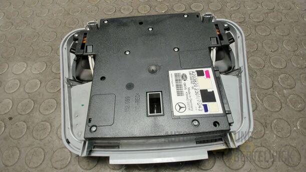 Foto: INNENBELEUCHTUNG eines Mercedes-Benz C 220 CDI