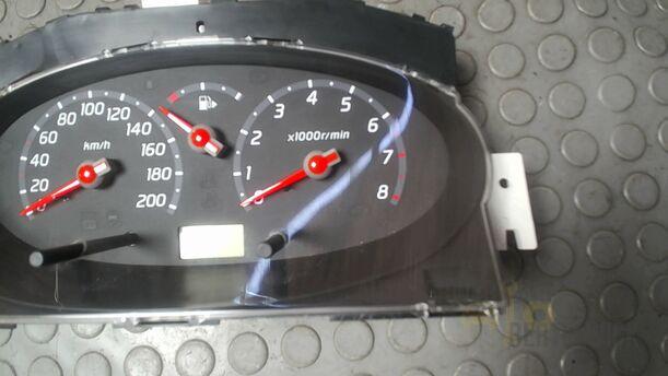 Foto: TACHOEINHEIT/ KOMBIINSTRUMENT eines Nissan Micra 1.2