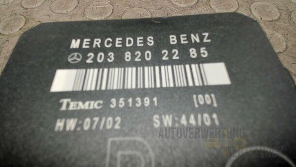 Foto: TÜRSTEUERGERÄT HINTEN RECHTS eines Mercedes-Benz C 220 CDI Fun