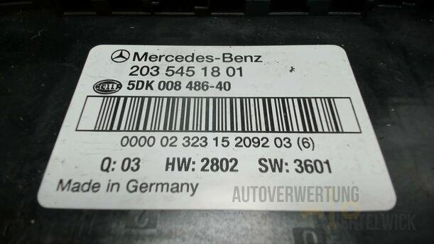 Foto: STEUERGERÄT ZENTRALELEKTRIK eines Mercedes-Benz C 220 CDI Fun