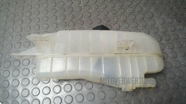 Foto: AUSGLEICHSBEHÄLTER eines Nissan Micra 1.2 Fun