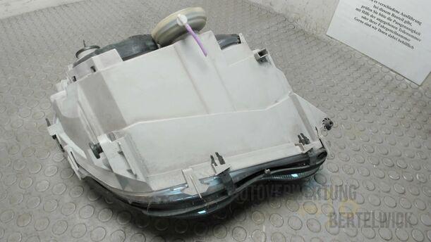 Foto: SCHEINWERFER LINKS eines Mercedes-Benz C 220 CDI Fun