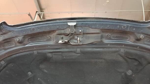 Foto: MOTORHAUBE eines Audi A4 Cabriolet 2.5 TDI Fun