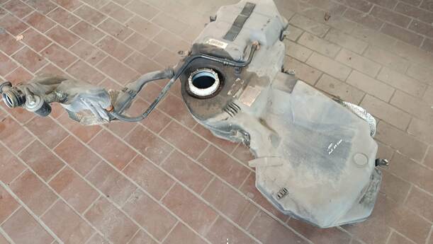 Foto: KRAFTSTOFFTANK ( DIESEL / CABRIO  ) eines Audi A4 Cabriolet 2.5 TDI Fun