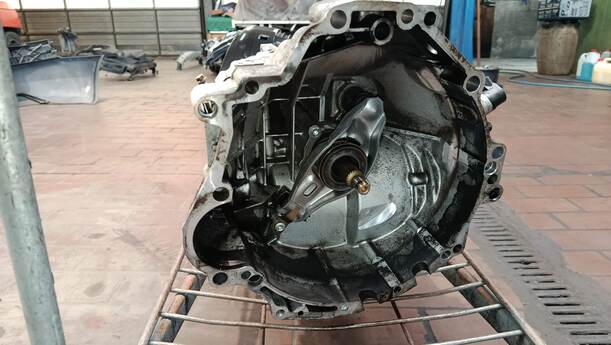 Foto: SCHALTGETRIEBE HEN (160000km) eines Audi A4 Cabriolet 2.5 TDI Fun
