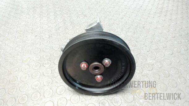 Foto: PUMPE SERVOLENKUNG eines Mercedes-Benz C 220 CDI Fun