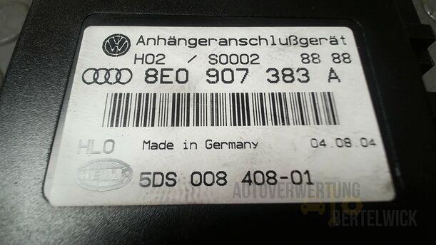 Foto: ANHÄNGERANSCHLUSSGERÄT eines Audi A4 Cabriolet 2.5 TDI Fun