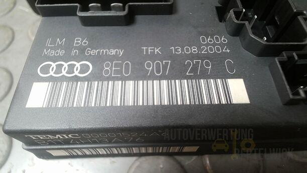 Foto: BORDNETZSTEUERGERÄT eines Audi A4 Cabriolet 2.5 TDI Fun