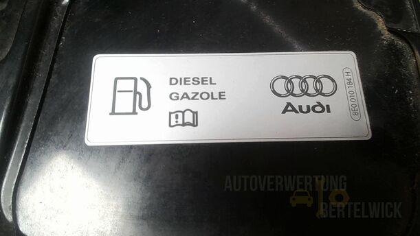 Foto: TANKKLAPPE/ TANKDECKEL ( CABRIO ) eines Audi A4 Cabriolet 2.5 TDI Fun