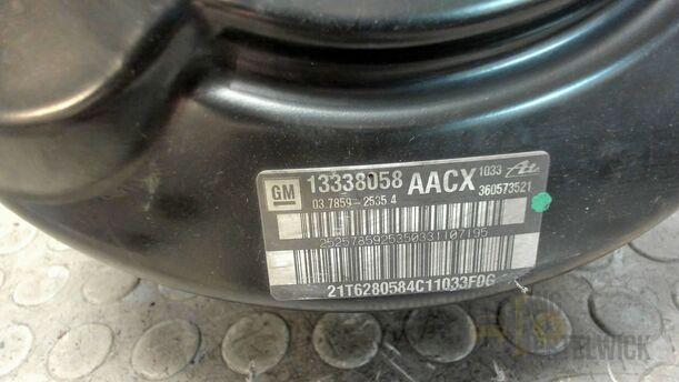 Foto: BREMSKRAFTVERSTÄRKER eines Opel Astra 1.7 CDTI DPF Sports Tourer Fun
