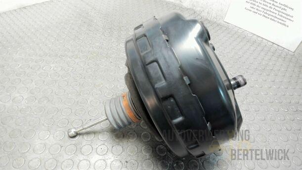 Foto: BREMSKRAFTVERSTÄRKER eines Opel Astra 1.7 CDTI DPF Sports Tourer Fun