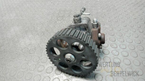 Foto: DIESELEINSPRITZPUMPE / HOCHDRUCKPUMPE eines Opel Astra 1.7 CDTI DPF Sports Tourer Fun