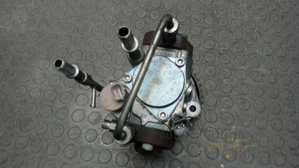 Foto: DIESELEINSPRITZPUMPE / HOCHDRUCKPUMPE eines Opel Astra 1.7 CDTI DPF Sports Tourer Fun