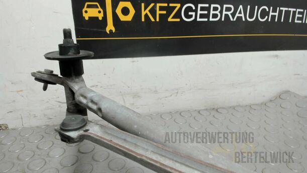 Foto: SCHEIBENWISCHERMOTOR VORNE eines Opel Astra 1.7 CDTI DPF Sports Tourer Fun