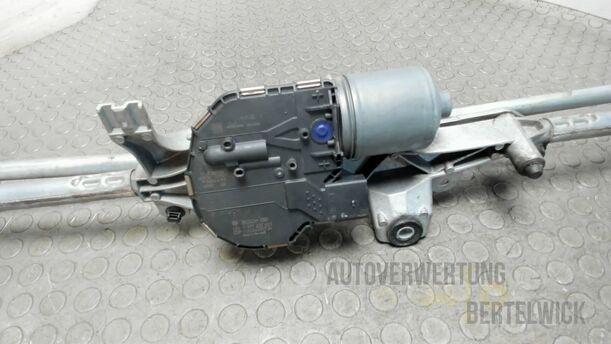 Foto: SCHEIBENWISCHERMOTOR VORNE eines Opel Astra 1.7 CDTI DPF Sports Tourer Fun