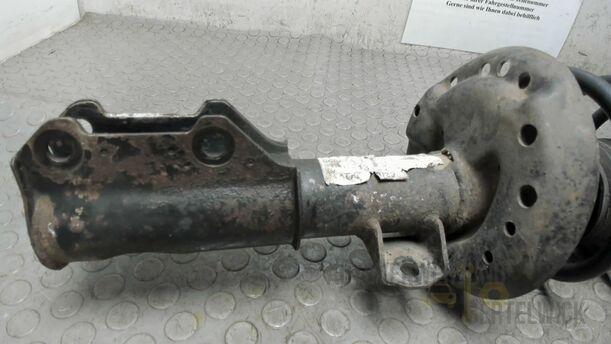 Foto: FEDERBEIN VORNE LINKS eines Opel Astra 1.7 CDTI DPF Sports Tourer Fun