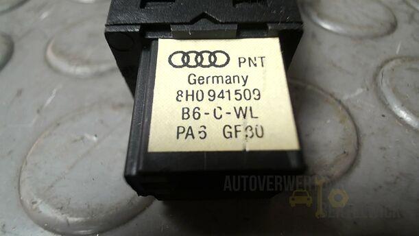 Foto: SCHALTER WARNBLINKANLAGE/ WARNBLINKSCHALTER eines Audi A4 Cabriolet 2.5 TDI Fun