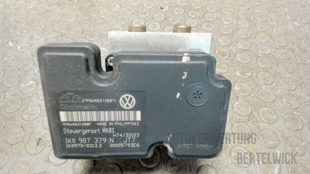 Foto: HAUPTBREMSAGGREGAT ABS eines VW Golf 1.4 FSI Fun