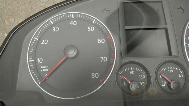 Foto: KOMBIINSTRUMENT / TACHOEINHEIT eines VW Golf 1.4 FSI Fun