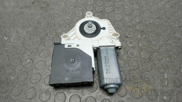 Foto: FENSTERHEBERMOTOR VORNE RECHTS eines VW Golf 1.4 FSI Fun