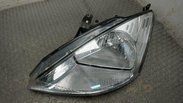 Foto: SCHEINWERFER LINKS eines Ford Focus Fun