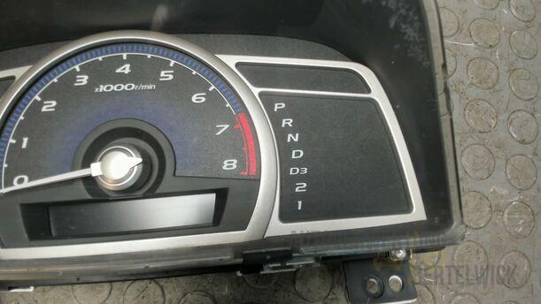 Foto: KOMBIINSTRUMENT / TACHOEINHEIT eines Honda Civic 1.8i-VTEC Fun