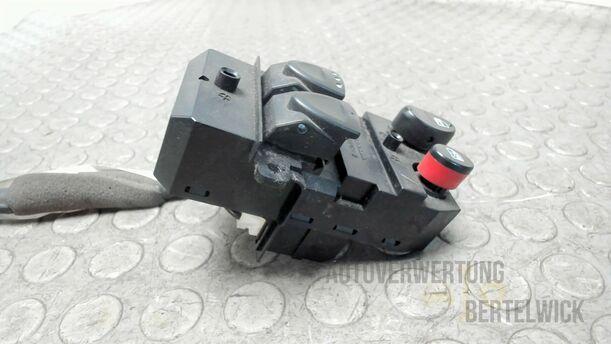 Foto: FENSTERHEBERSCHALTER LINKS ( COUPE ) eines Honda Civic 1.8i-VTEC Fun