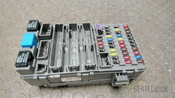 Foto: SICHERUNGSKASTEN eines Honda Civic 1.8i-VTEC Fun