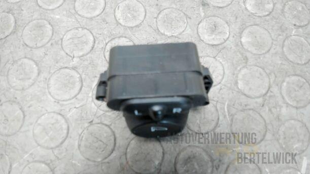 Foto: SCHALTER AUSSENSPIEGELVERSTELLUNG eines Honda Civic 1.8i-VTEC Fun