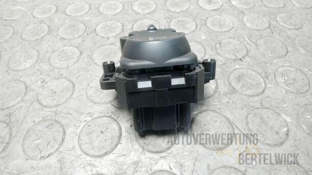 Foto: SCHALTER AUSSENSPIEGELVERSTELLUNG eines Honda Civic 1.8i-VTEC Fun