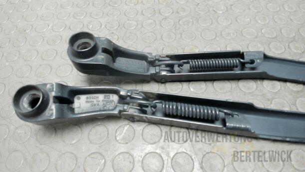 Foto: SCHEIBENWISCHERARME VORNE eines Honda Civic 1.8i-VTEC Fun