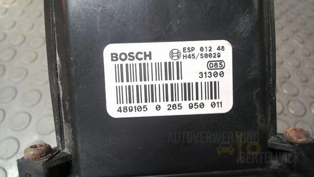 Foto: HAUPTBREMSAGGREGAT ABS eines Audi A4 Cabriolet 2.5 TDI Fun