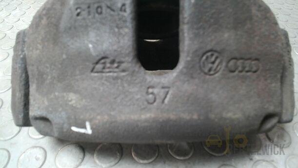 Foto: BREMSSATTEL VORN LINKS ( ATE ) eines Audi A4 Cabriolet 2.5 TDI Fun