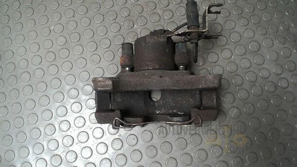 Foto: BREMSSATTEL VORN LINKS ( ATE ) eines Audi A4 Cabriolet 2.5 TDI Fun