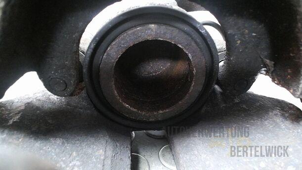 Foto: BREMSSATTEL VORN LINKS ( ATE ) eines Audi A4 Cabriolet 2.5 TDI Fun