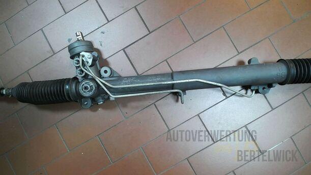 Foto: SERVOLENKUNG ( DIESEL / 6 ZYLINDER ) eines Audi A4 Cabriolet 2.5 TDI Fun