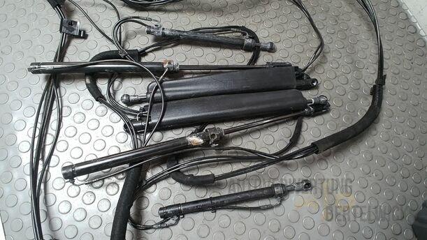 Foto: HYDRAULIKPUMPE VERDECK eines Audi A4 Cabriolet 2.5 TDI Fun