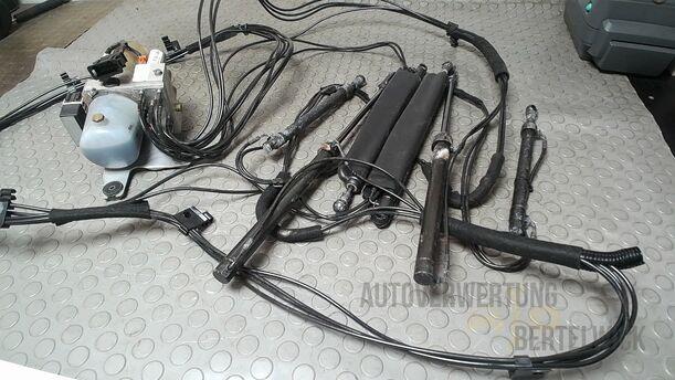Foto: HYDRAULIKPUMPE VERDECK eines Audi A4 Cabriolet 2.5 TDI Fun