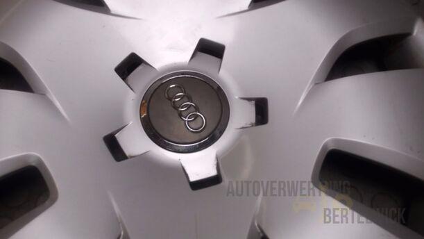 Foto: EINZELRADKAPPE / FELGENABDECKUNG 16 ZOLL eines Audi A4 Avant 1.8 TFSI Attraction