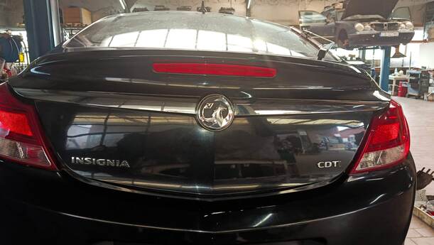 Foto: HECKKLAPPE/ HECKDECKEL ( SCHRÄGHECK ) eines Opel Insignia 2.0 CDTI ecoFLEX Start/Stop Attraction
