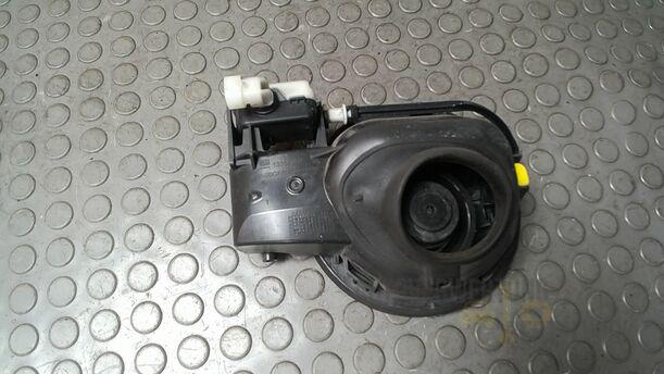 Foto: TANKKLAPPE/ TANKDECKEL ( SCHRÄGHECK / DIESEL ) eines Opel Insignia 2.0 CDTI ecoFLEX Start/Stop Attraction
