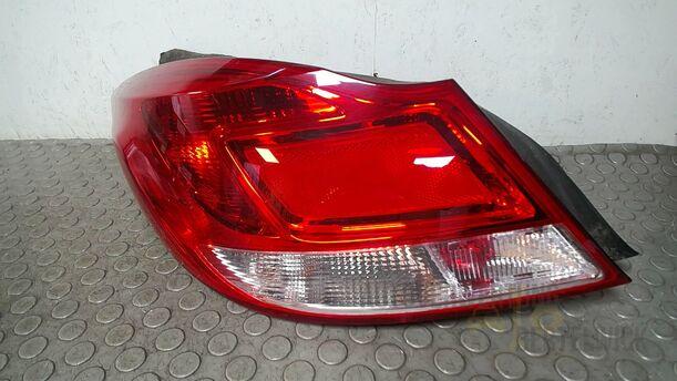Foto: HECKLEUCHTE/ RÜCKLEUCHTE LINKS ( SCHRÄGHECK / TYC ) eines Opel Insignia 2.0 CDTI ecoFLEX Start/Stop Attraction