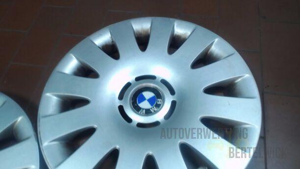 Foto: RADKAPPENSET 15 ZOLL eines BMW 316ti compact Attraction
