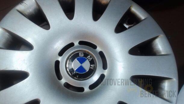 Foto: RADKAPPENSET 15 ZOLL eines BMW 316ti compact Attraction