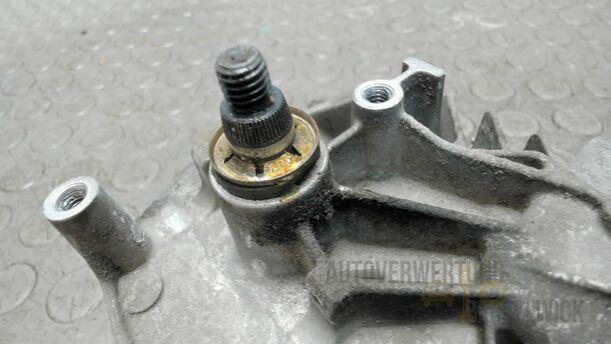 Foto: SCHEIBENWISCHERMOTOR VORNE eines Honda Civic 1.8i-VTEC Attraction