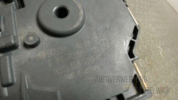 Foto: SCHEIBENWISCHERMOTOR VORNE eines Honda Civic 1.8i-VTEC Attraction