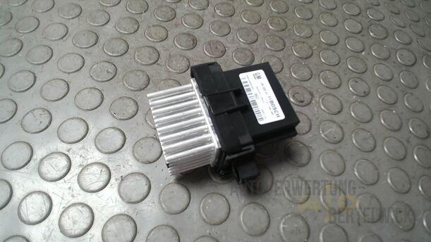 Foto: WIDERSTAND HEIZUNGSGEBLÄSE eines Opel Insignia 2.0 CDTI ecoFLEX Start/Stop Attraction