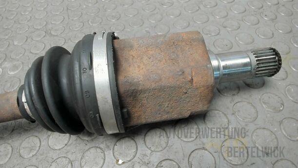 Foto: ANTRIEBSWELLE VORNE LINKS eines Honda Civic 1.8i-VTEC Attraction